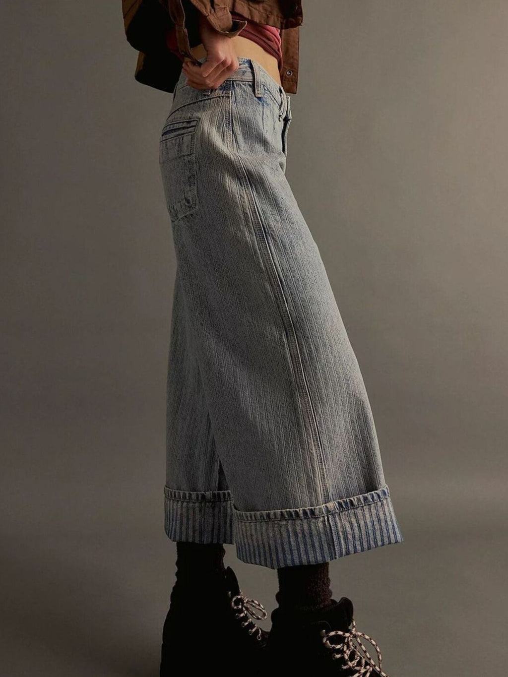 Wide-Leg Cropped Jeans