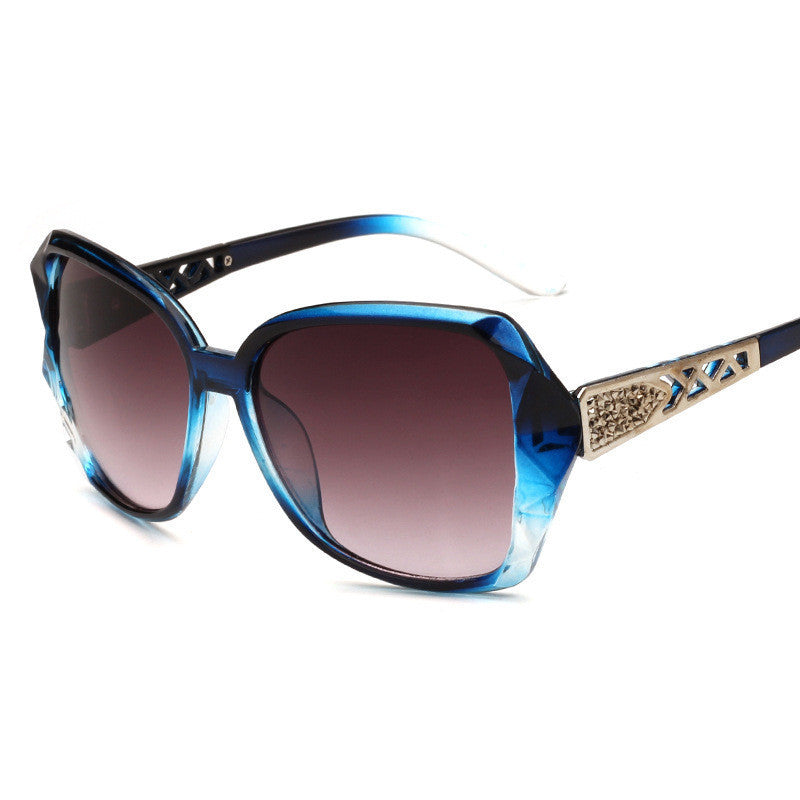 Retro Oversized Sunglasses - Vintage Chic for Women