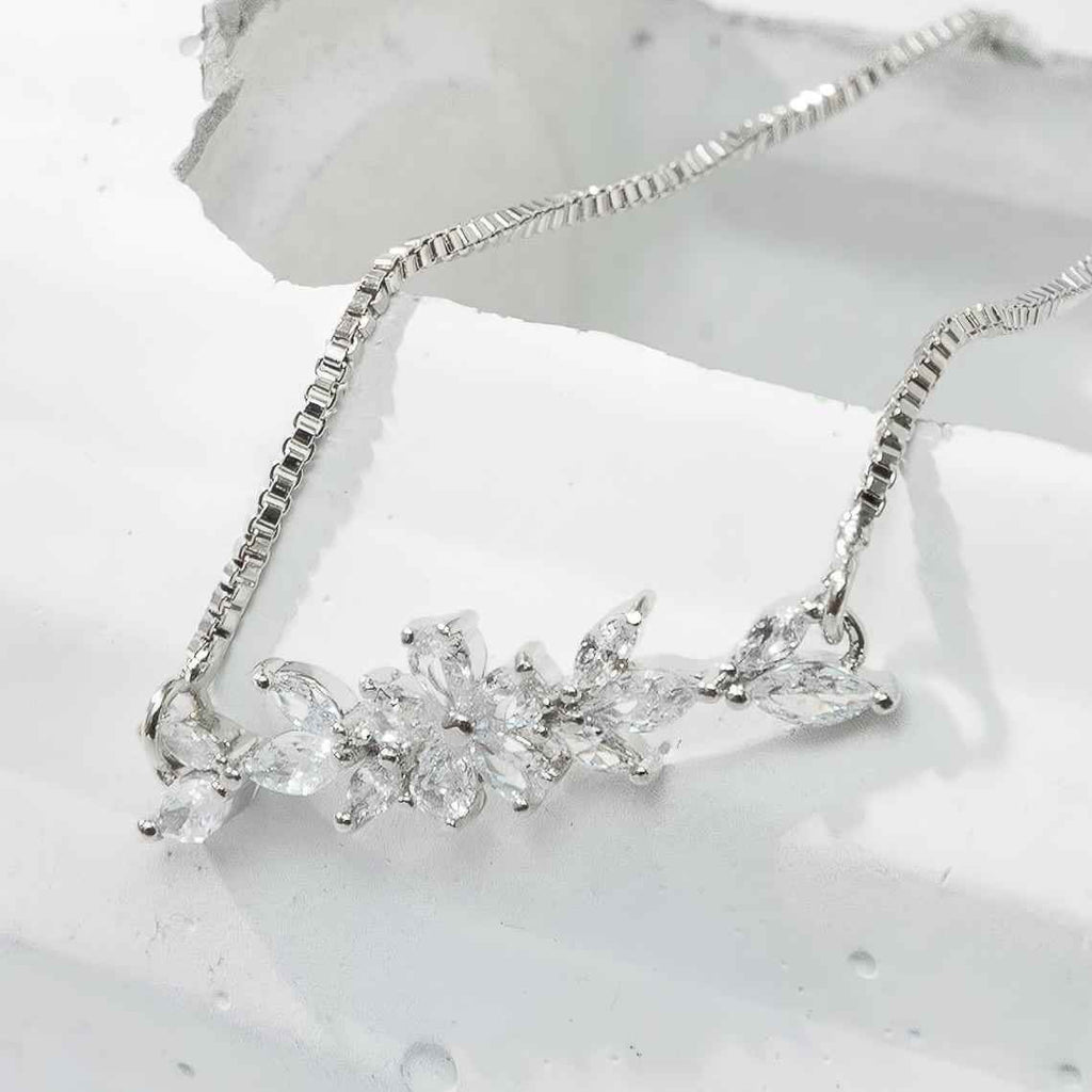 Zircon Flower Leaf Bracelet - Silver & Gold-plated Design for Women's Daily and Holiday Wear