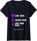 Womens Funny Dog Groomer Gift For Men Women Cool Pet Dog Grooming V-Neck T-Shirt