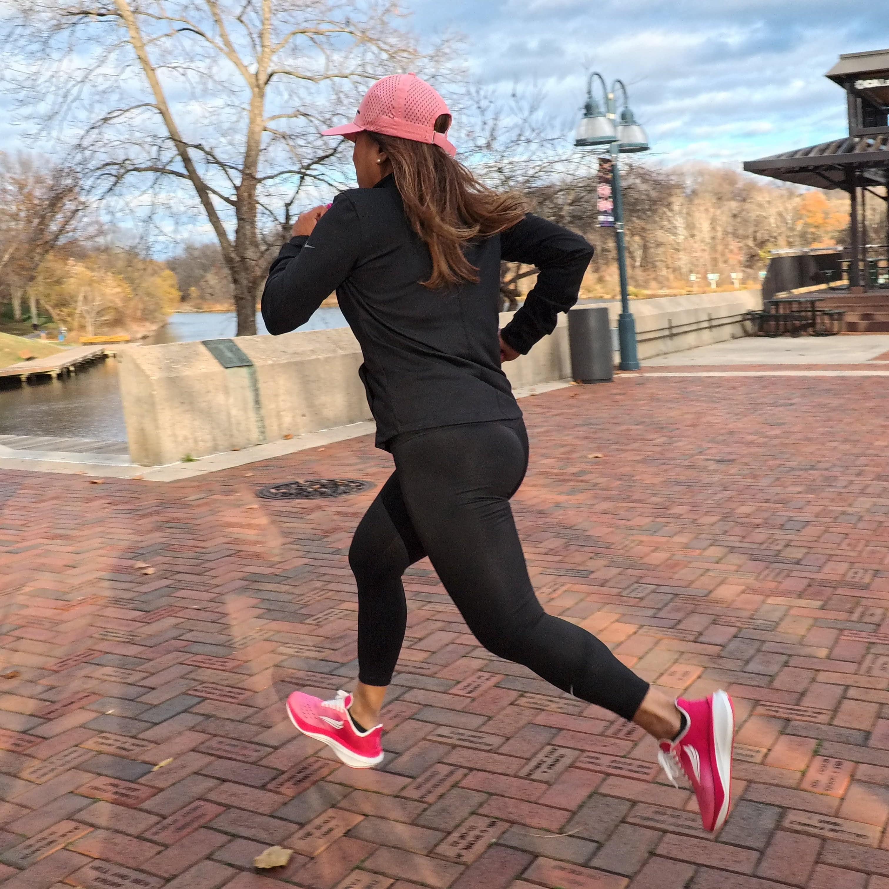 APUS Pink Women Long-Distance Trainer