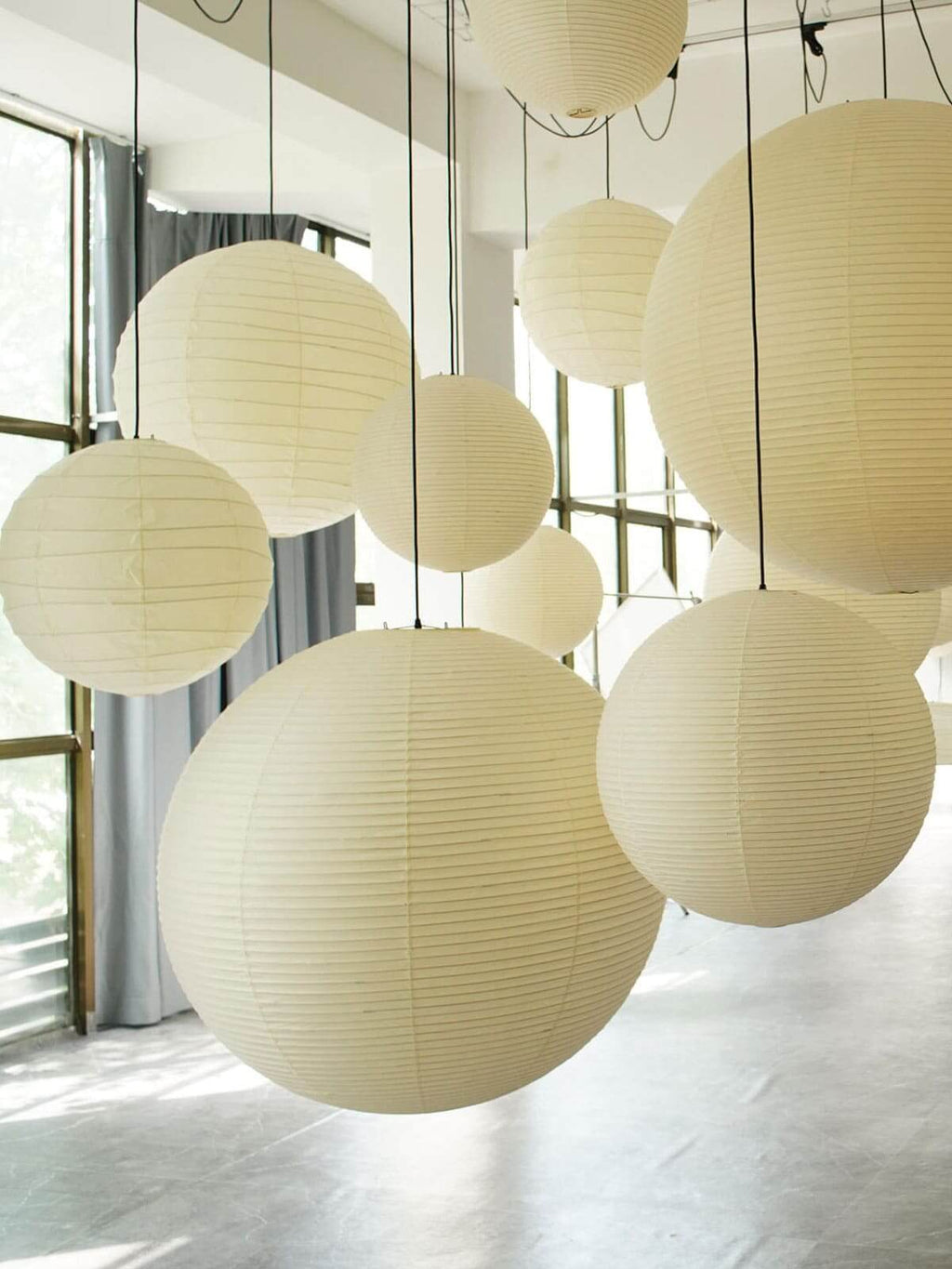 Akari Spherical Pendant Light