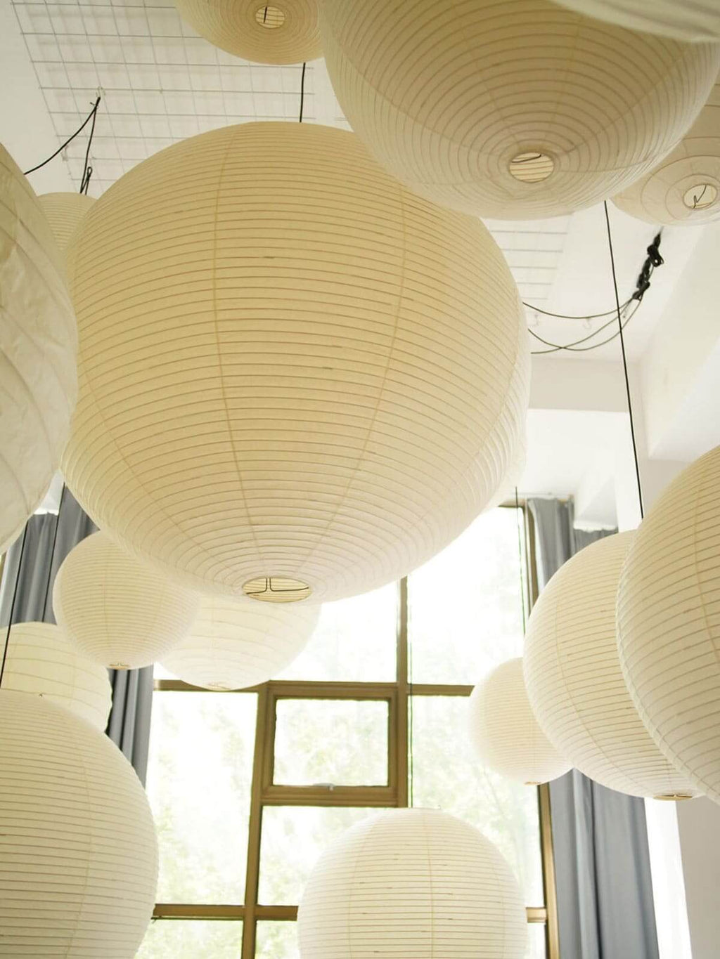 Akari Spherical Pendant Light