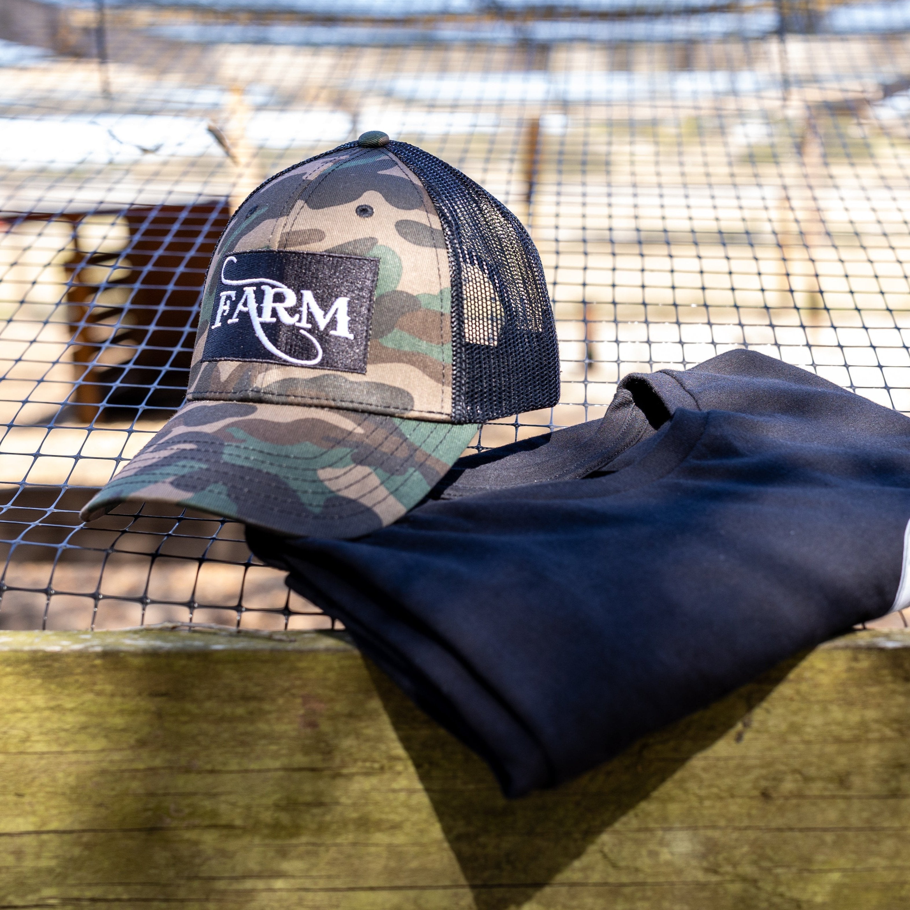 Snap Back Embroidered Hat - Camo/Black