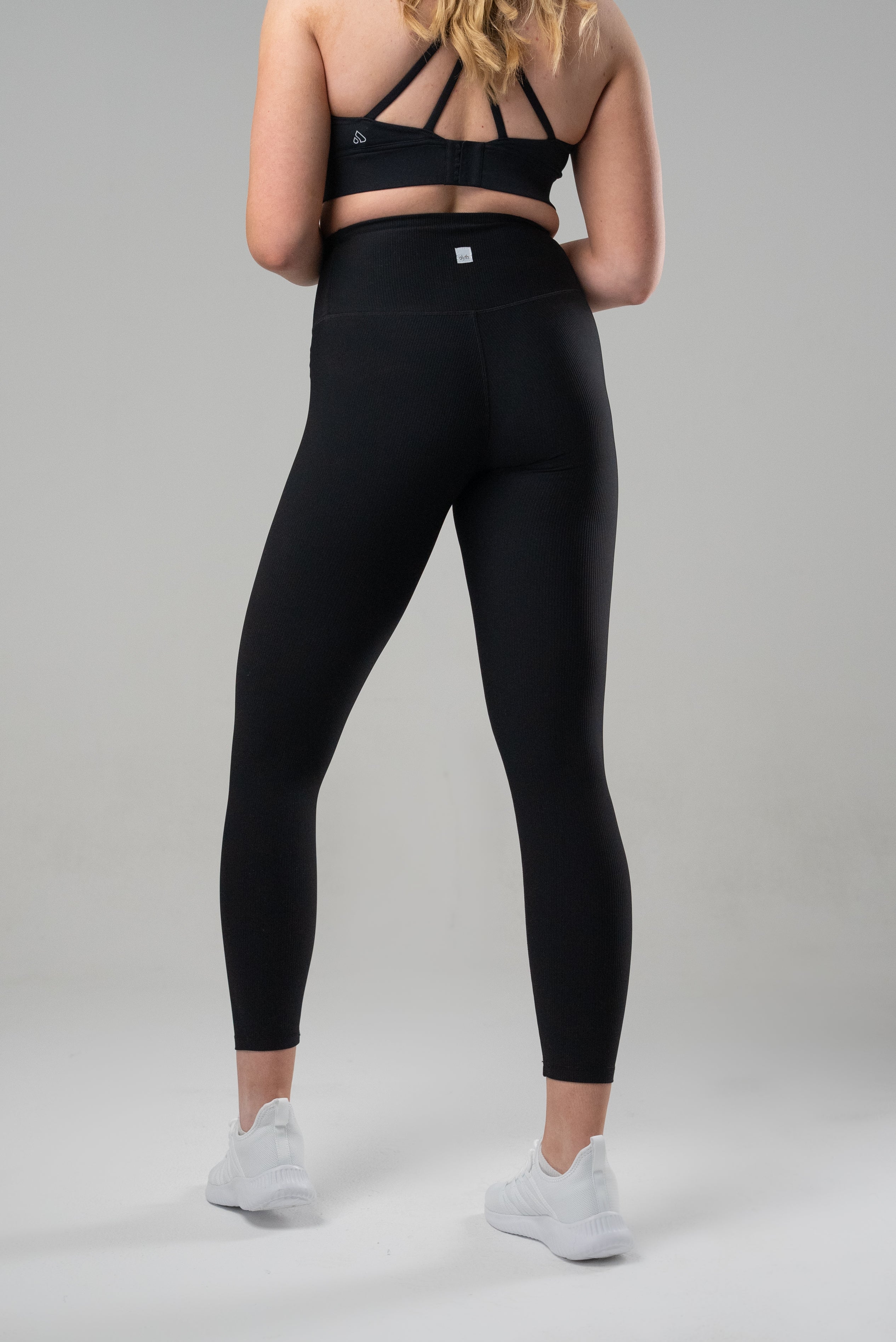 DYNAMIC devoted LITE legging