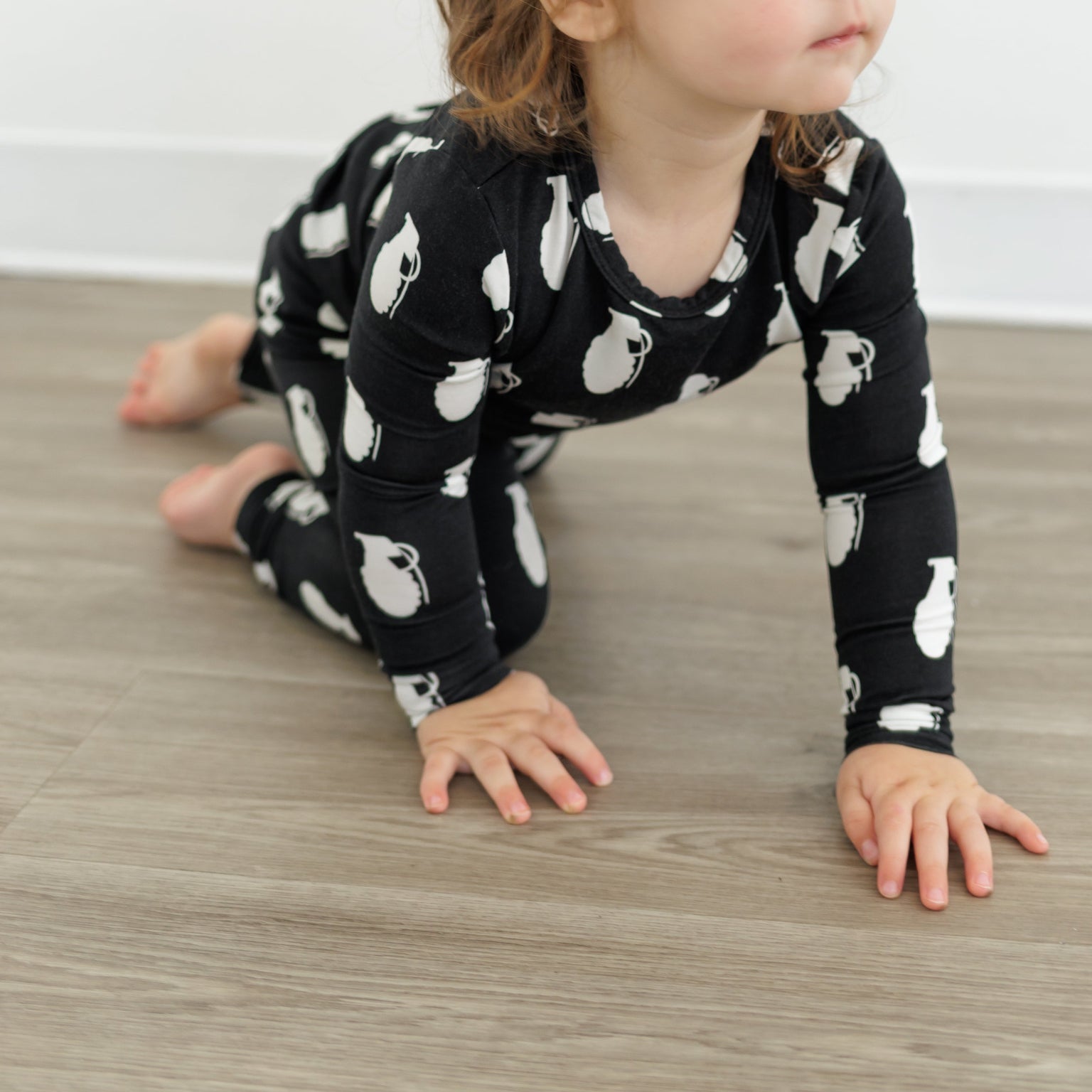 Color Blind Pineapple 2-Piece Set