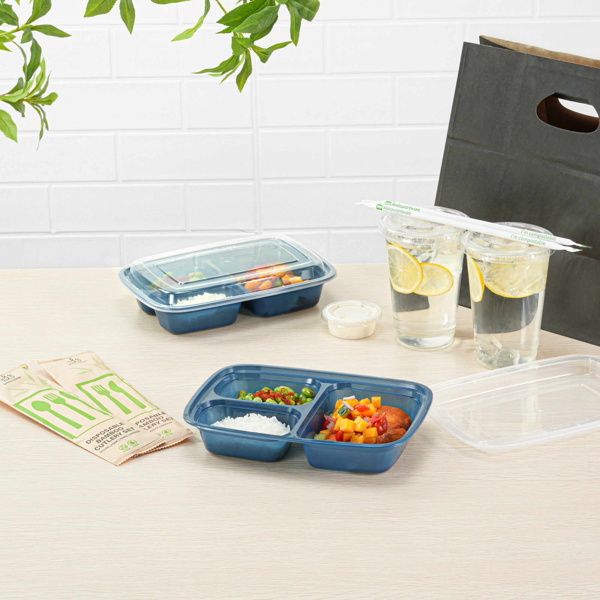 Asporto 26 oz Midnight Blue Plastic 3 Compartment Food Container - with Clear Lid, Microwavable - 8 3/4" x 6" x 1 3/4" - 100 count box