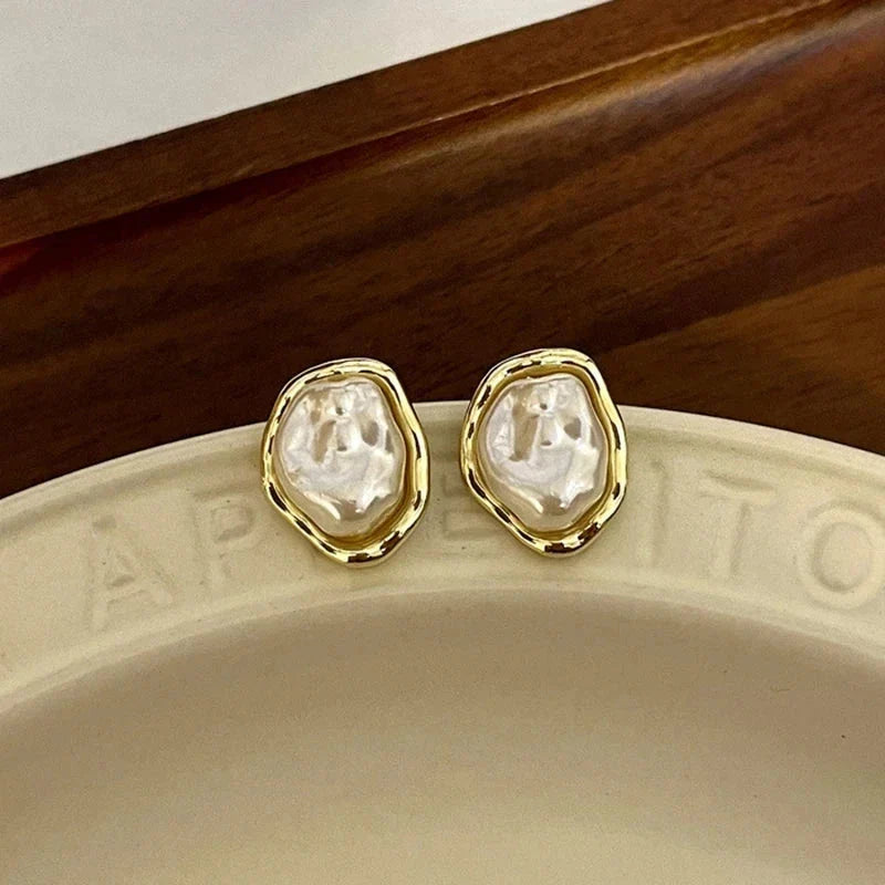 Vintage Circle Drop Earrings – Baroque Pearl Gold Earclips for Women