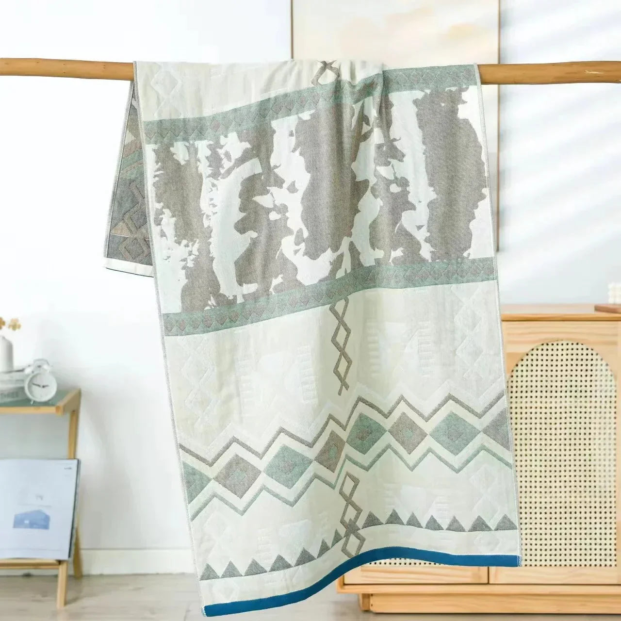DecorBites™ Cotton Bath Towel - Soft & Quick Dry - 70x140cm