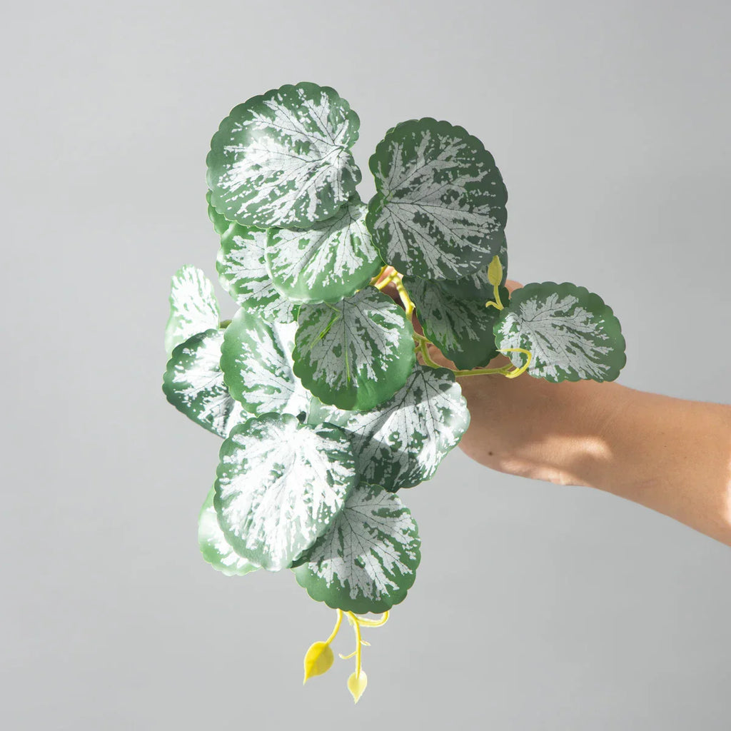 Dlight Decor 25cm Monstera Leaf Vine for Desktop and Holiday Decor