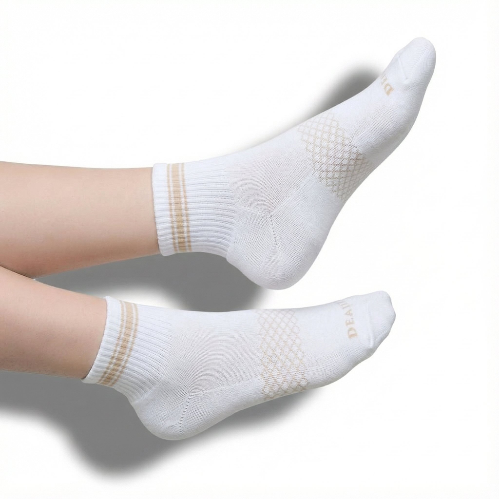 White/Tan Quarter Crew Women's Socks