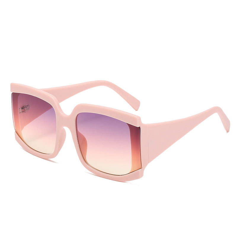 VINTAGE VIBE: Bold Square Oversized Retro Sunglasses