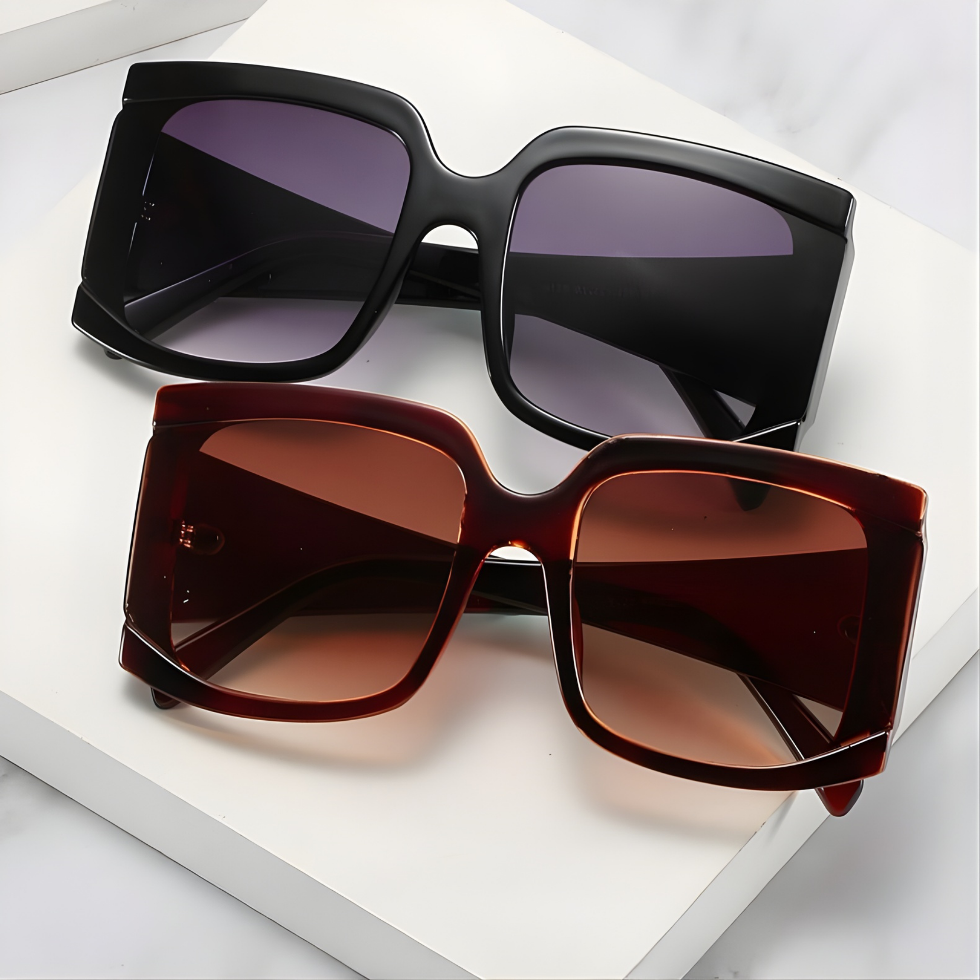 VINTAGE VIBE: Bold Square Oversized Retro Sunglasses