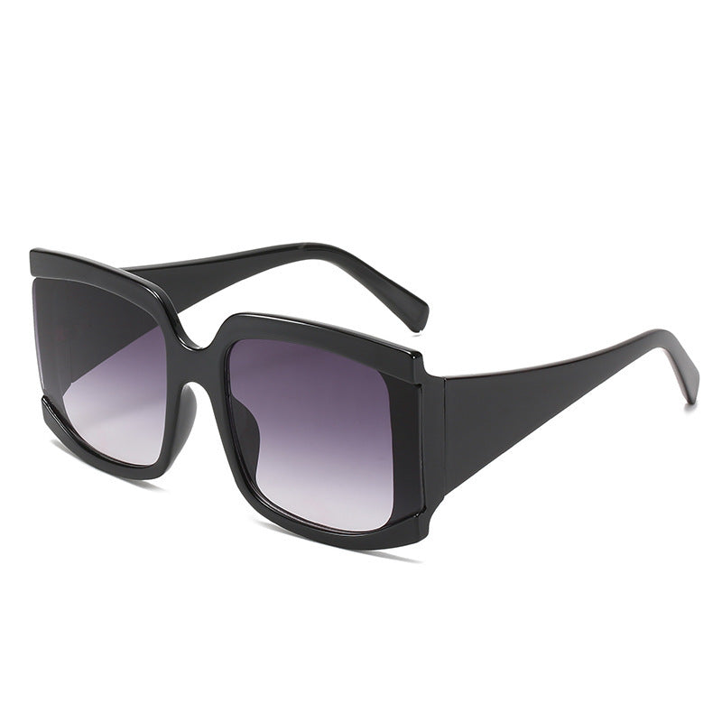 VINTAGE VIBE: Bold Square Oversized Retro Sunglasses