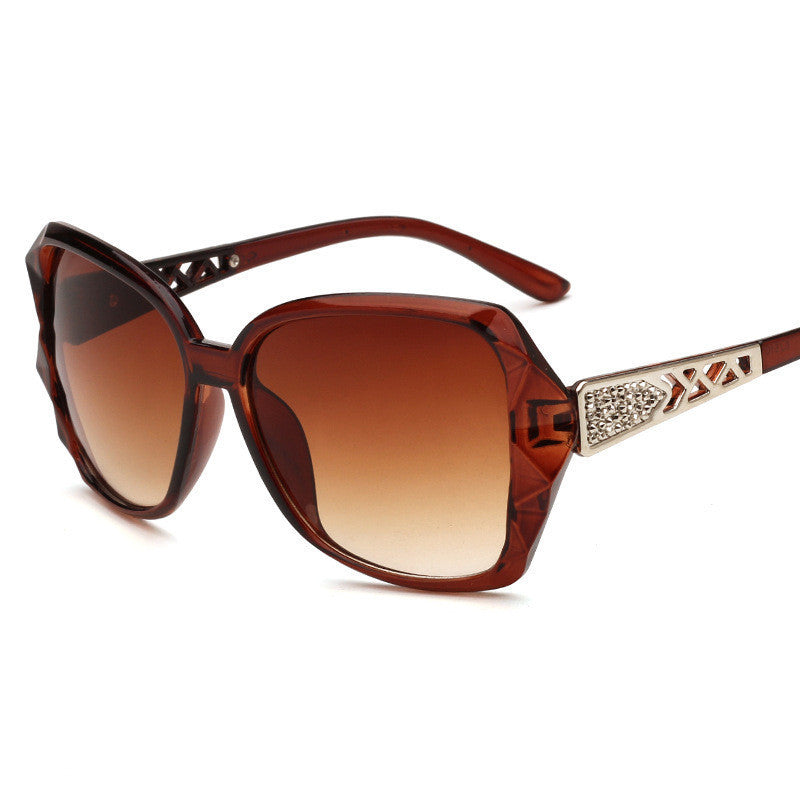 Retro Oversized Sunglasses - Vintage Chic for Women