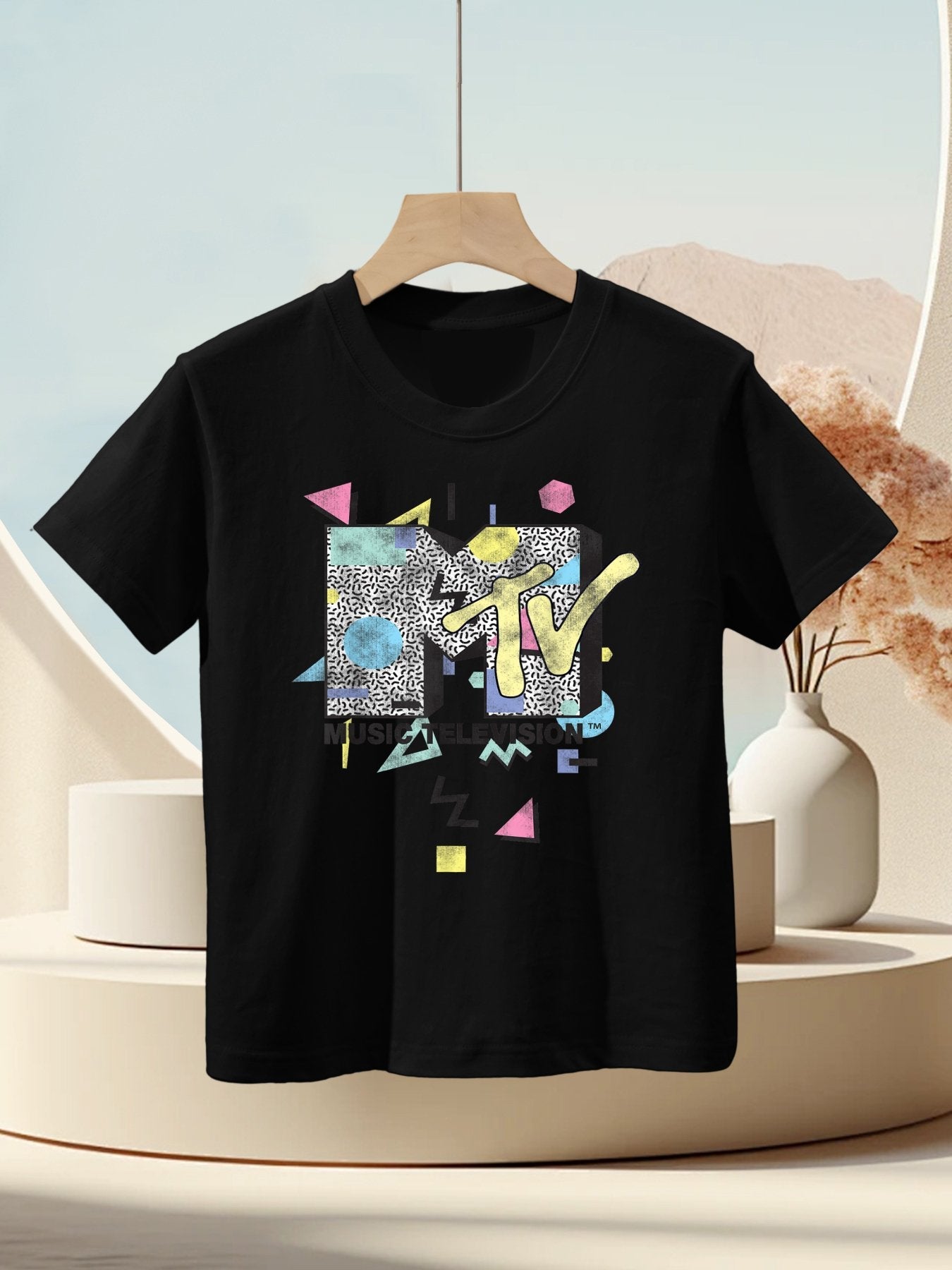 MTV Retro Shape Design Logo Graphic Kids T-Shirt