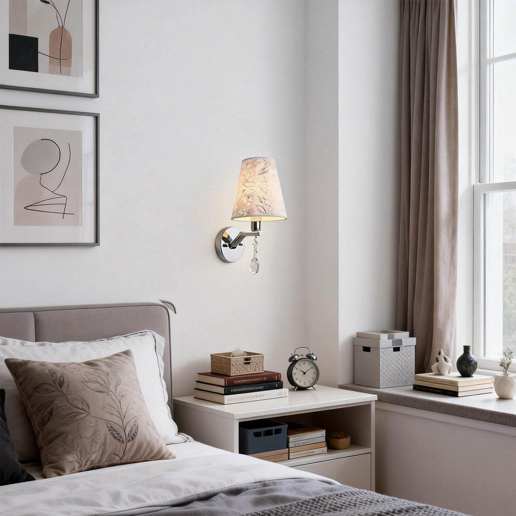 Lynar Wall Light