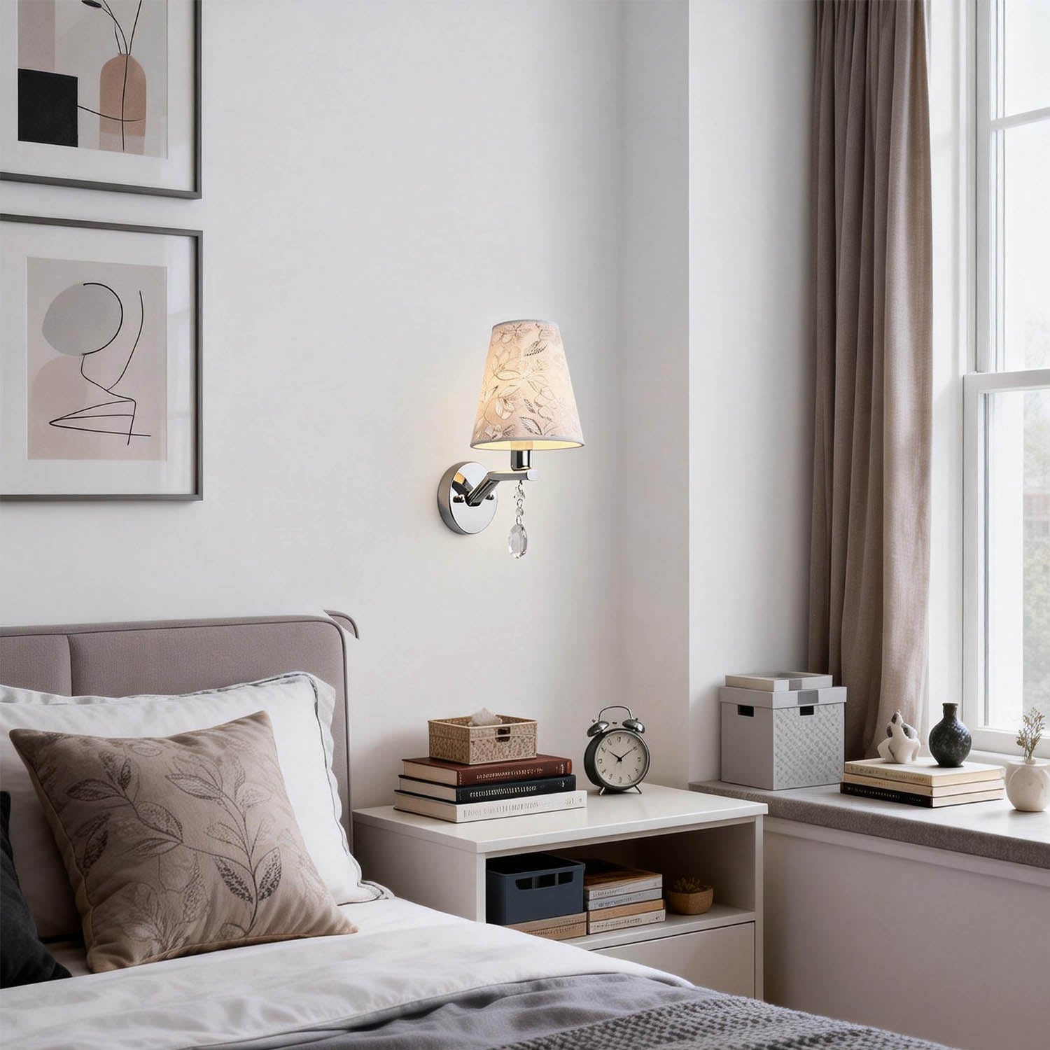 Lynar Wall Light