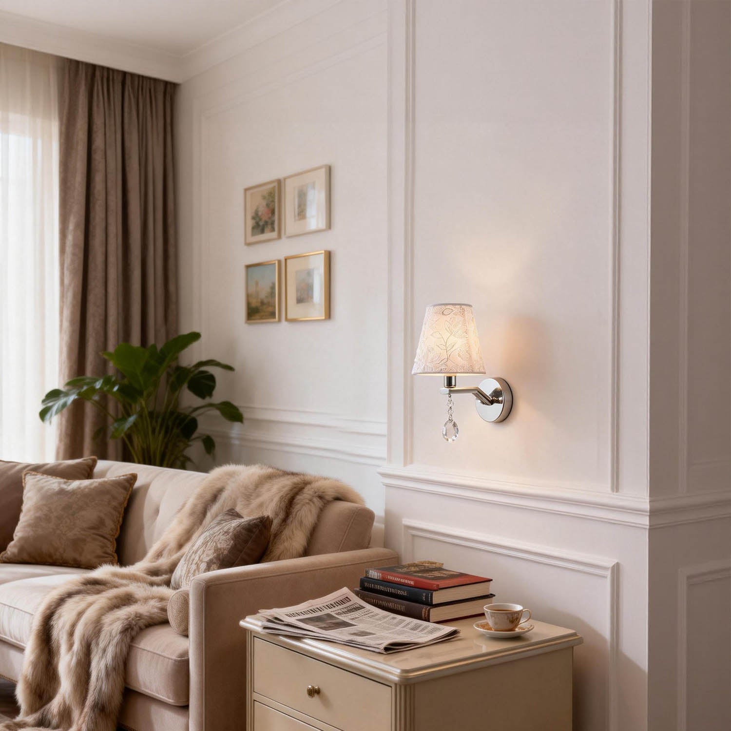 Lynar Wall Light