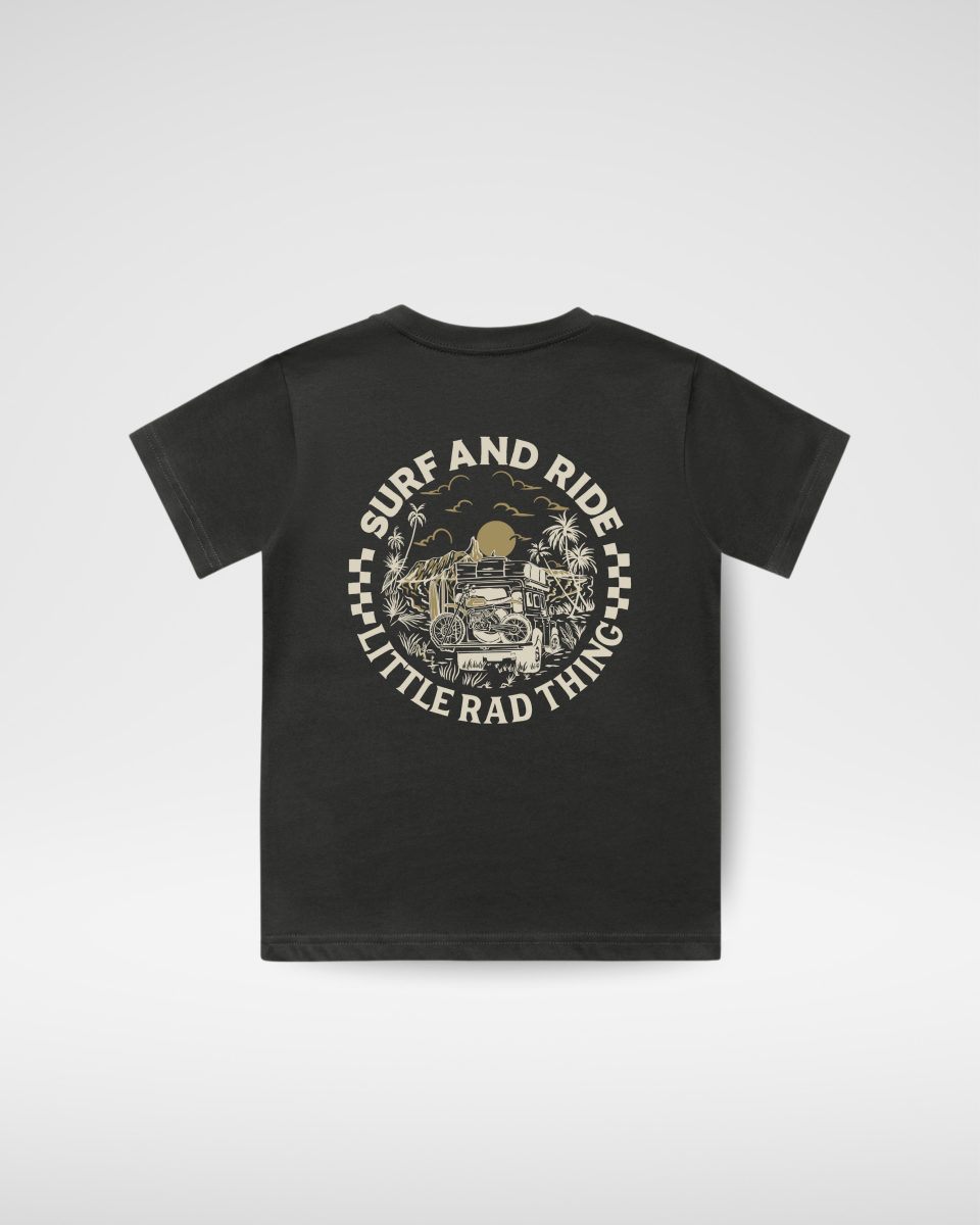 SURF N RIDE TEE - COAL(Up to 10 years)