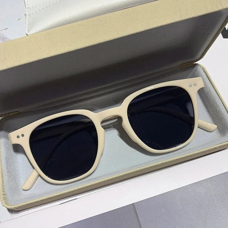 Vintage Square Sunglasses – Retro Mirror Eyewear
